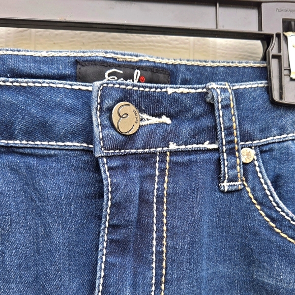 Earl Stylish Denim Skirt with Embroidery - Picture 4 of 7